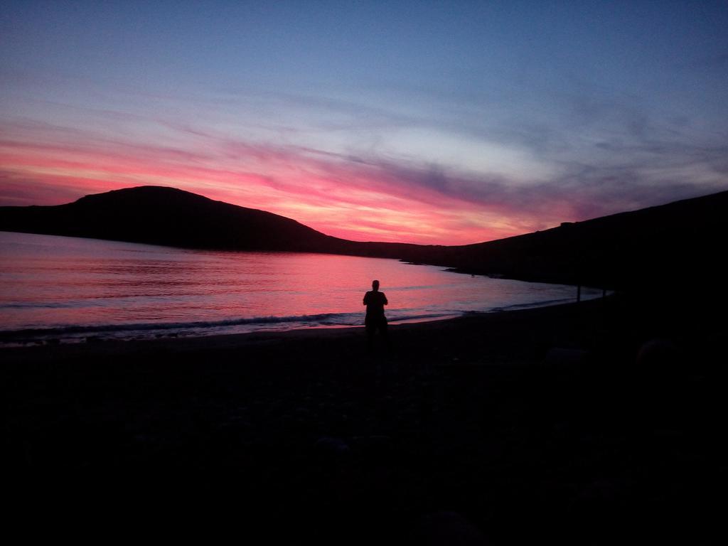 شقة Tramonto Nel Delfini Kini المظهر الخارجي الصورة
